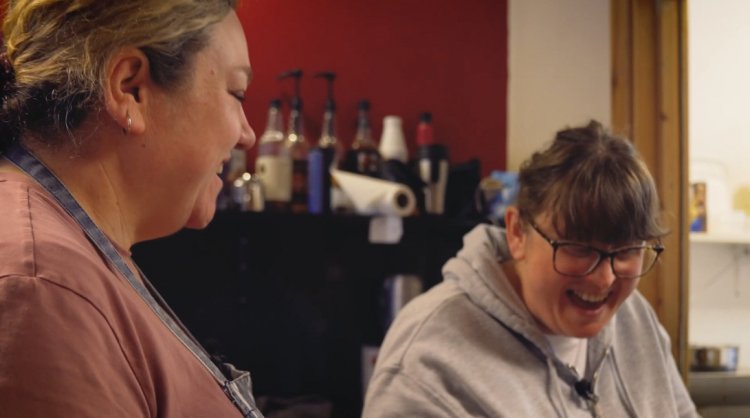 Tees Valley Move Forward New Start L To R Sharon Ackroyd And Rachel Heads Working At Flavours Coffee House